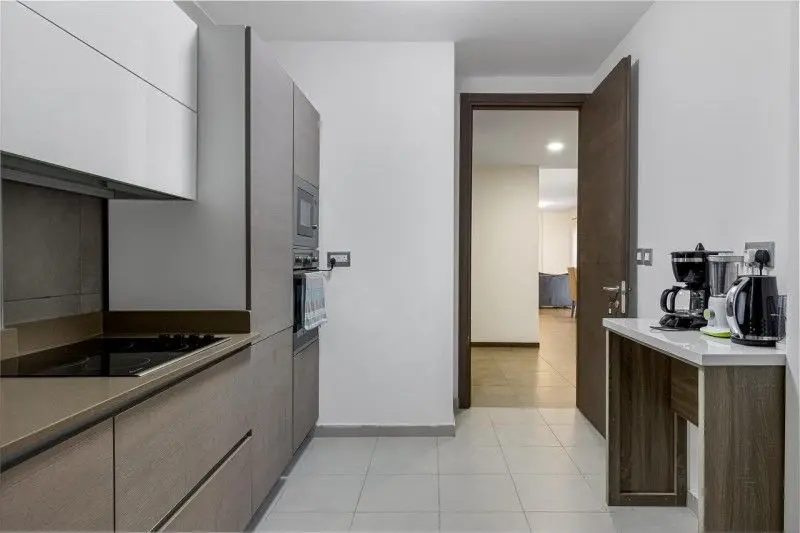 ROYAL RESIDENCES BY DESIGN UNION, 