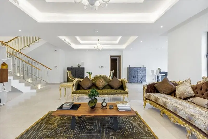 ROYAL RESIDENCES BY DESIGN UNION, 