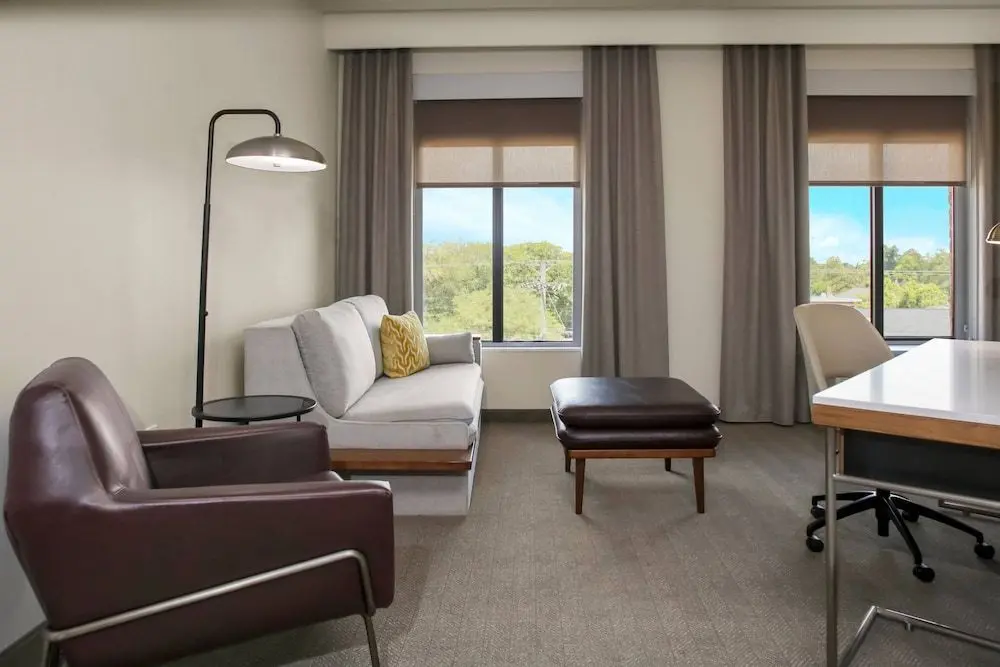 COURTYARD BY MARRIOTT THOMASVILLE DOWNTOWN, 
