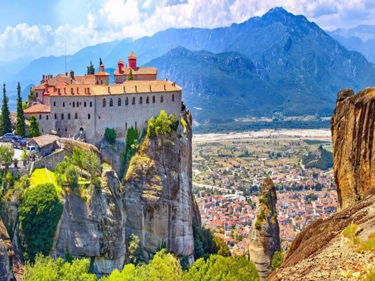 Exploring Greece with Athens, Delphi, Meteora, Mykonos and Santorini