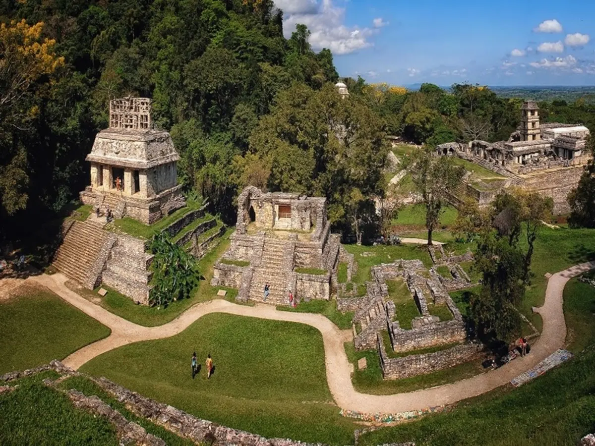 Aztecs & Mayas with the Maya Train