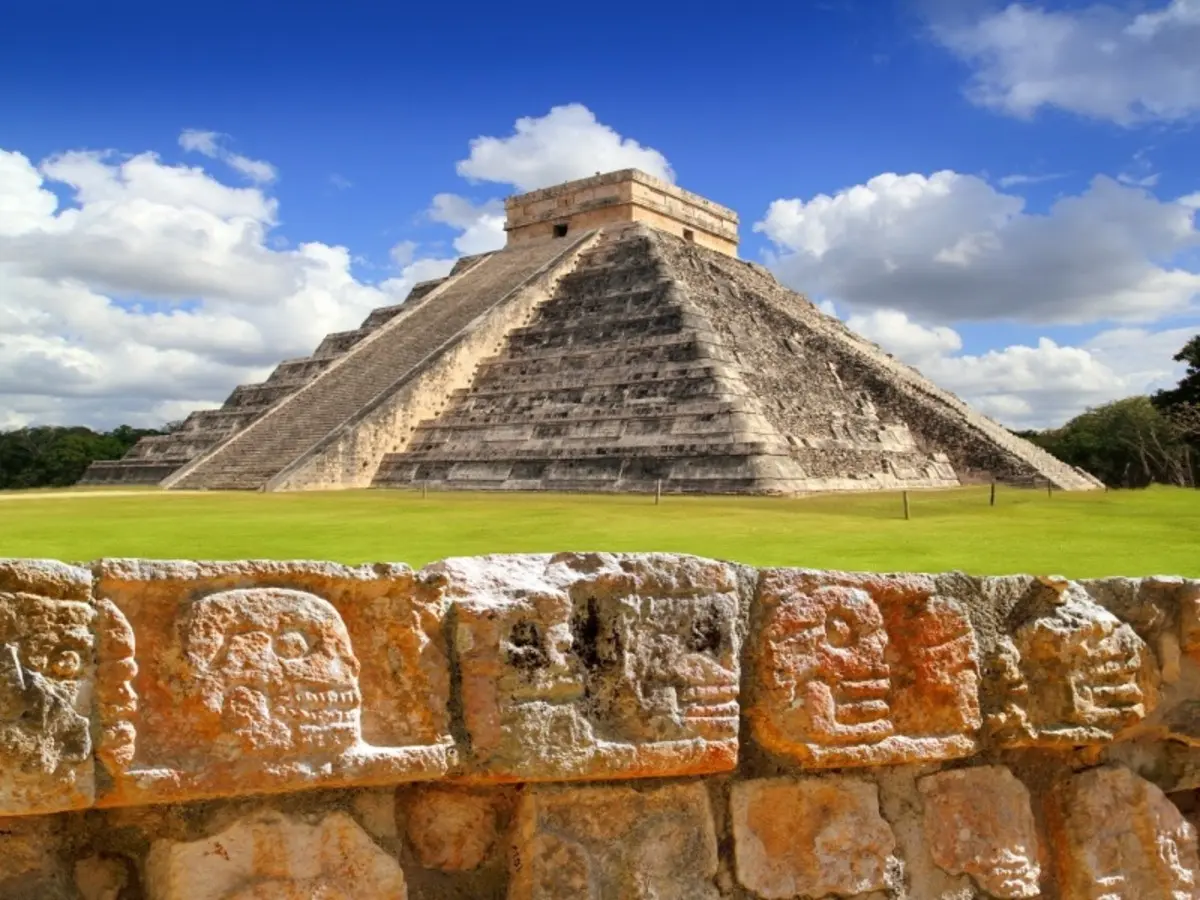 Aztecs & Mayas with the Maya Train