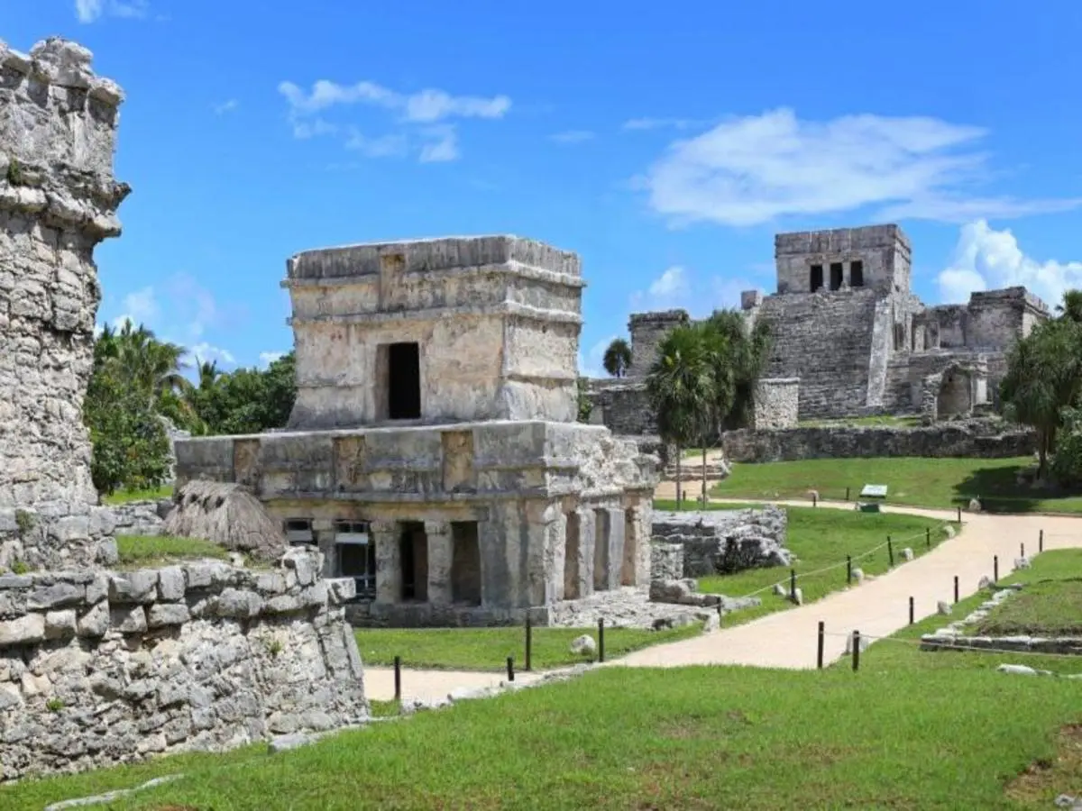 Aztecs & Mayas with the Maya Train