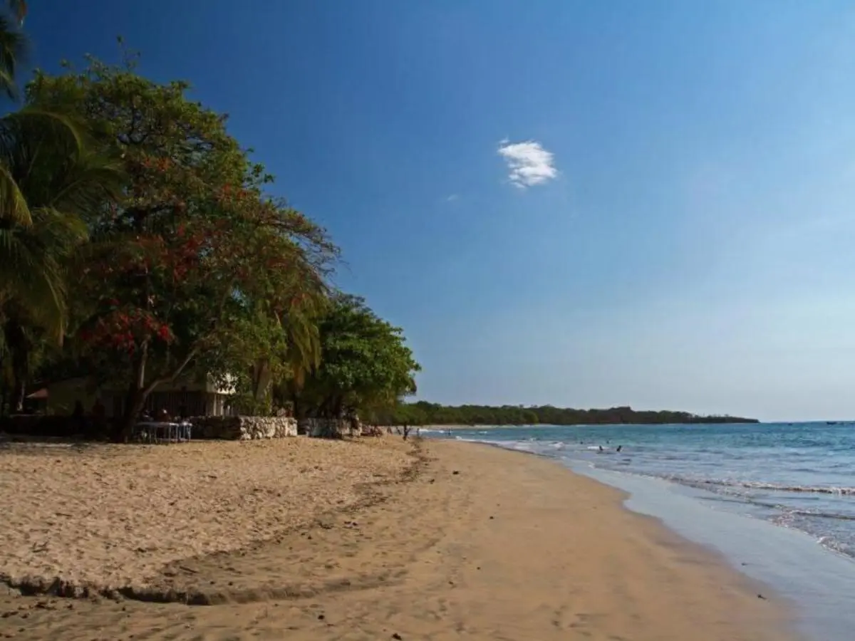 Fantasía en Playas y Volcanes