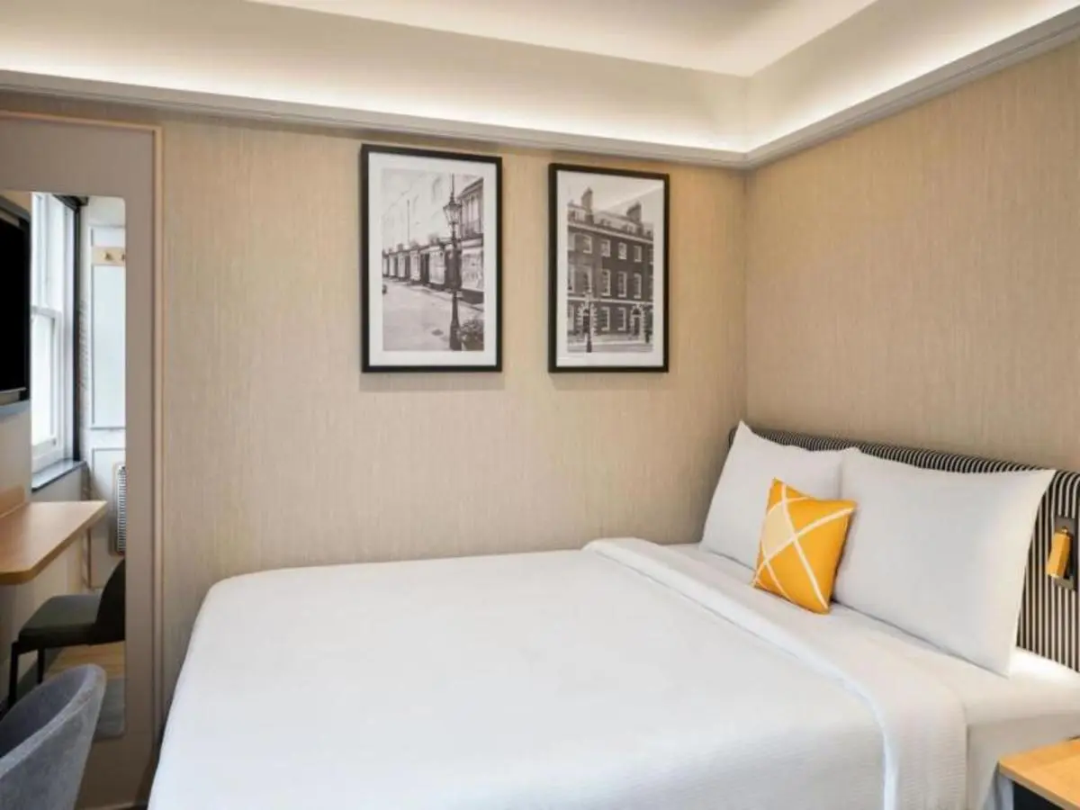ABBA Break in London: 2 Nights with Dancefloor Experience Included (ENABFPF2N)