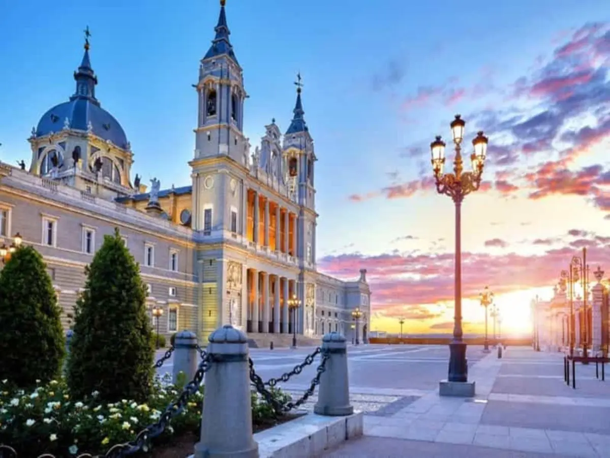 Fly&Drive - Madrid & Valencia & Benidorm