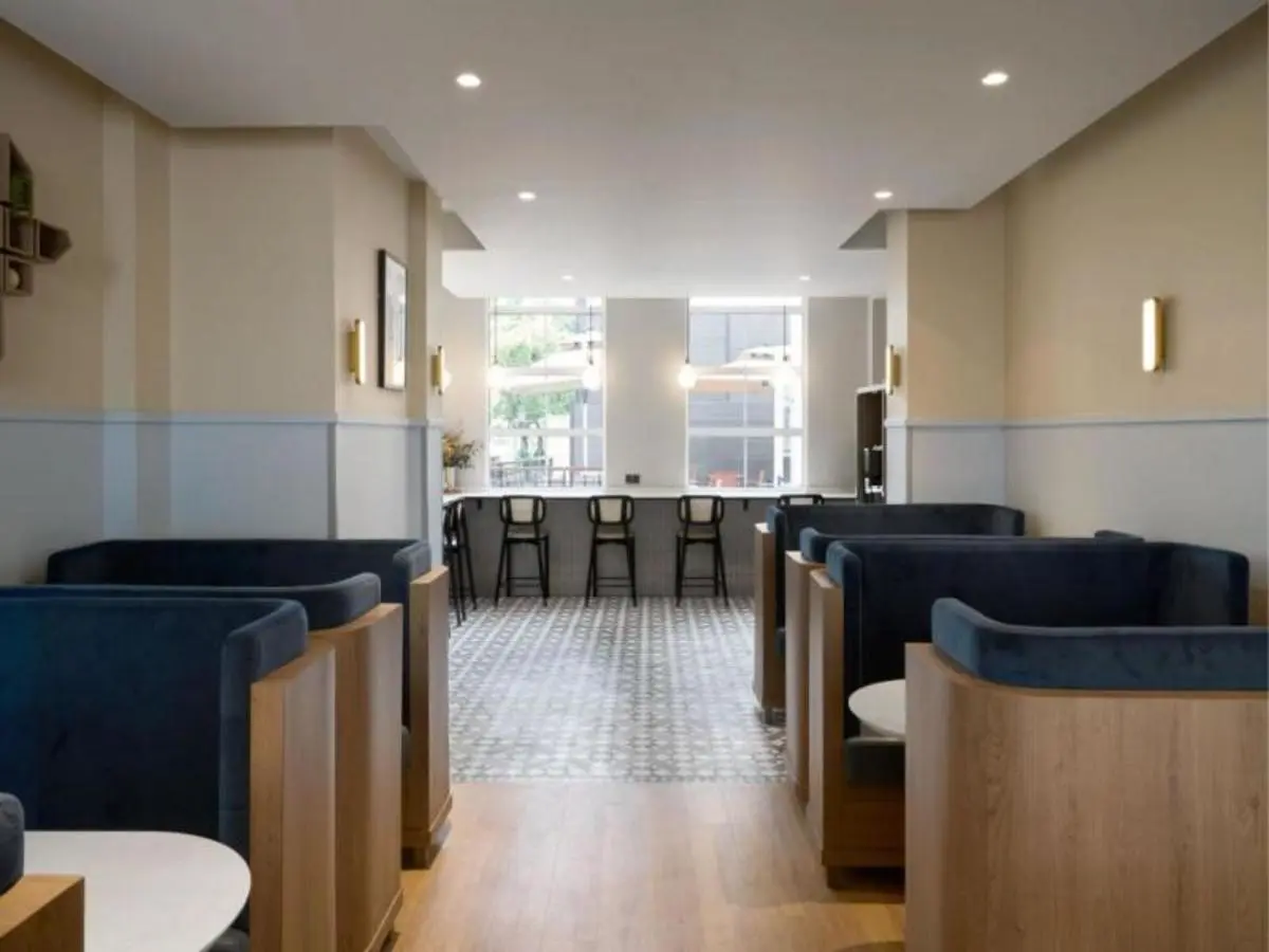 ABBA Break in London: 2 Nights with Dancefloor Experience Included (ENABFPF2N)