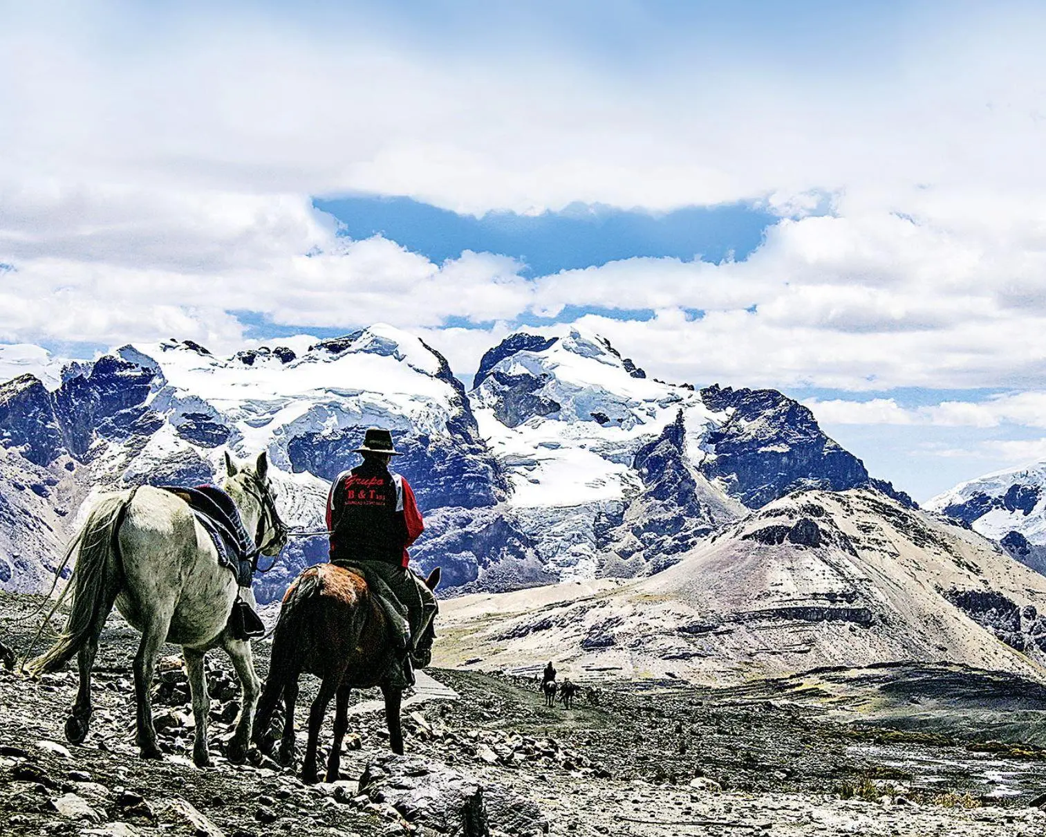 Huaraz Between Mountains and Lagoons 04 Days / 03 Nights