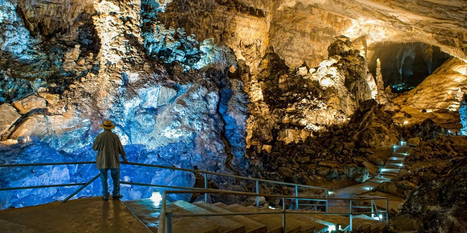 DAY 06. (SAT. 27 DEC) CACAHUAMILPA CAVES & TAXCO WIHT LUNCH