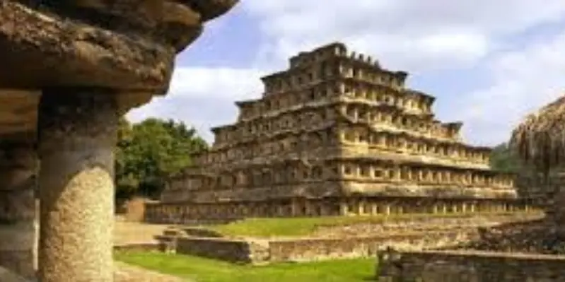 Gulf Charms and Colonial Beauties, 13 days and 12 nights