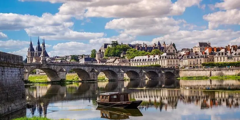 DAY 6 • TOURS - LOIRE VALLEY - PARIS