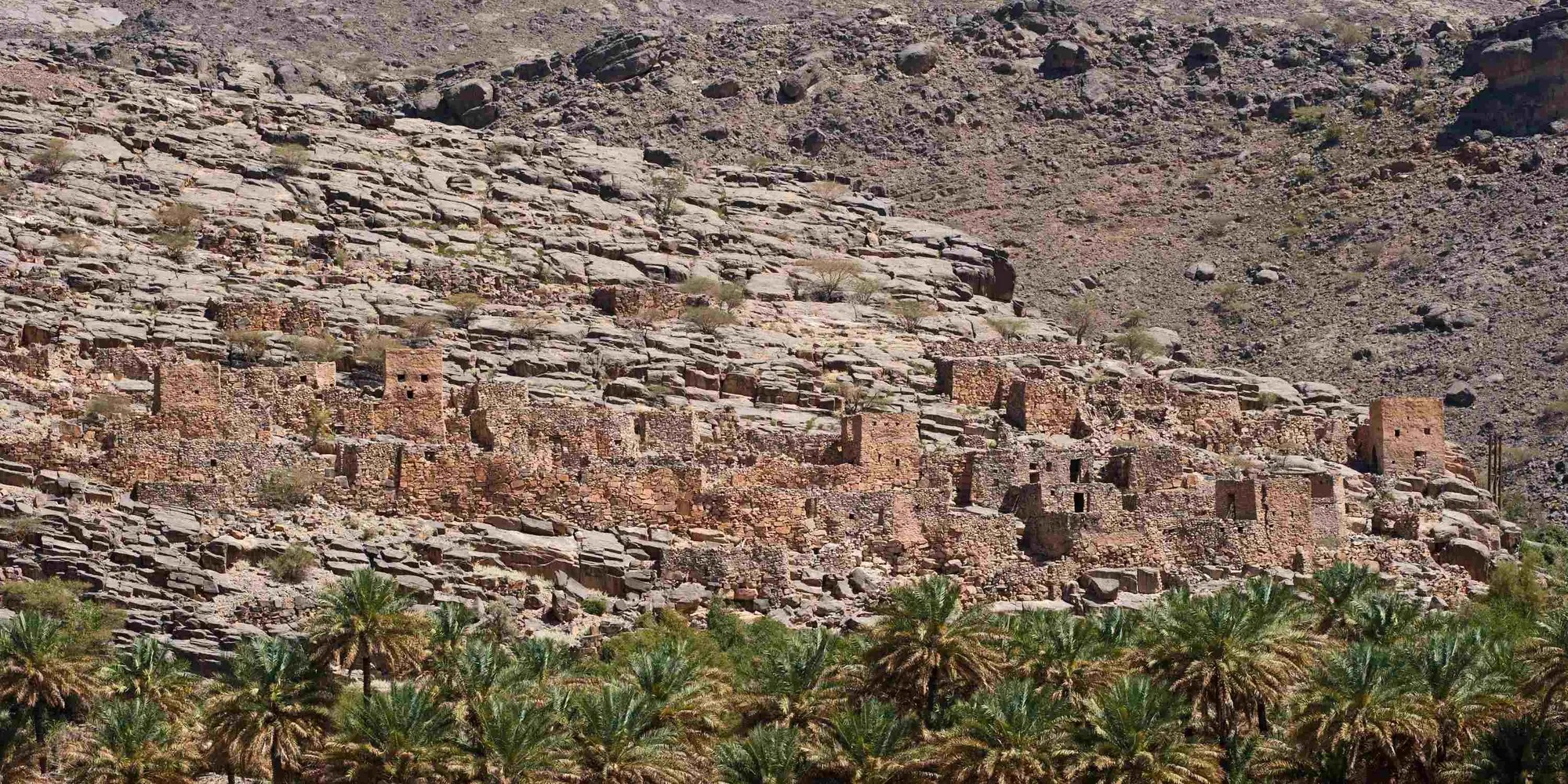 Day 06: Al Hamra – Bait Al Safah – Misfat Al Abriyeen – Wadi Ghul – Jebel Shams – Muscat