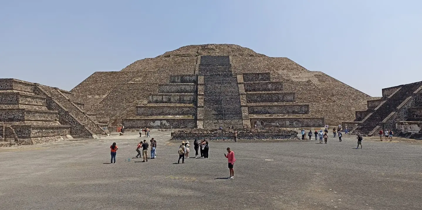 DAY 03. (WED 24 DEC) BASILICA OF GUADALUPE & PYRAMIDS OF TEOTIHUACÁN WITH LUNCH