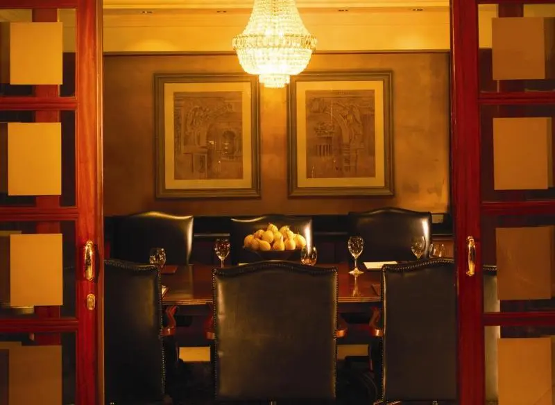 Grand Nile Tower Hotel, GEN