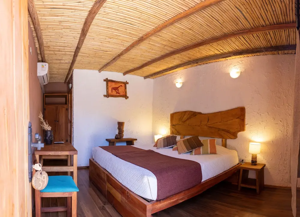 Don Raúl, Room