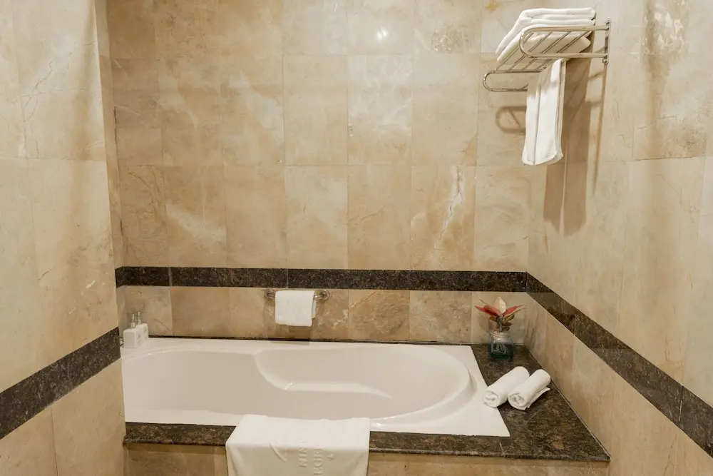 Ninh Binh Legend Hotel 4*, Deep soaking bathtub