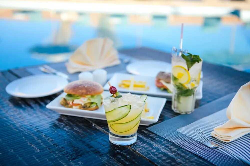 Arabian Nights Resort & Spa, Bar (on property)