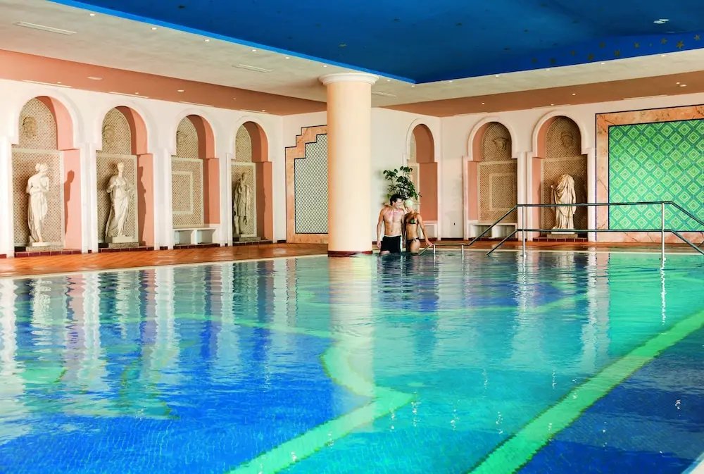 Marco Polo, Indoor pool