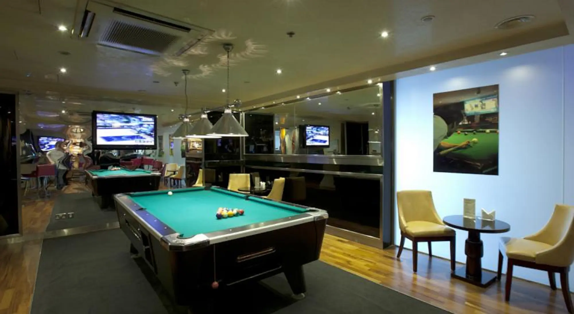 Capitol Dubai, Bar