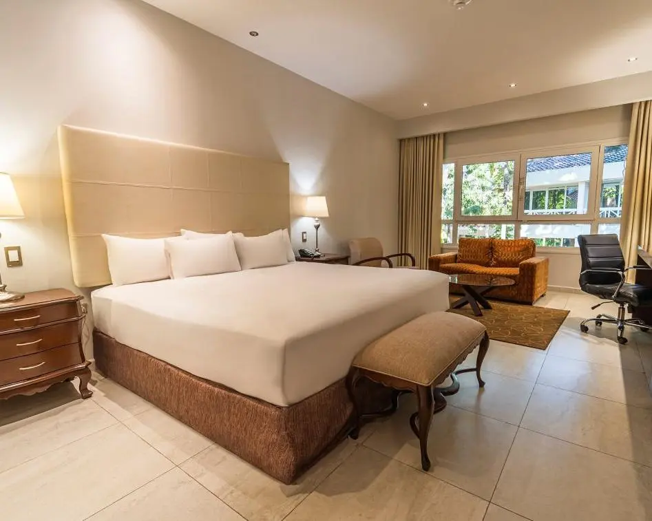 Los Tajibos, a Tribute Portfolio Hotel, 