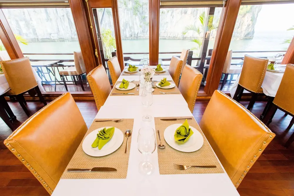 Victory Cruise 4*, Restaurant