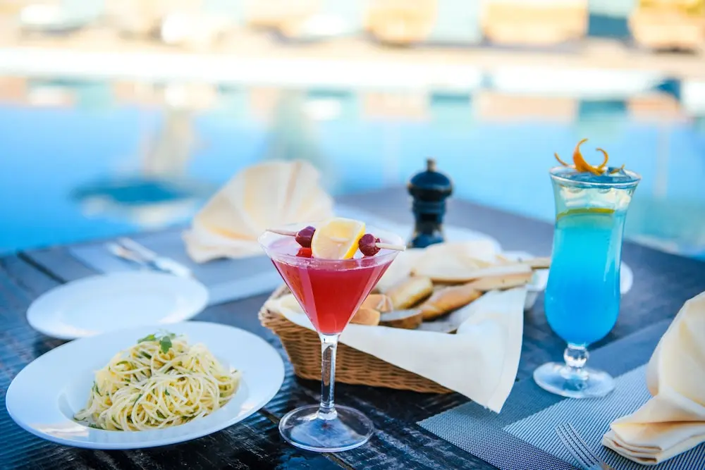 Arabian Nights Resort & Spa, Bar (on property)