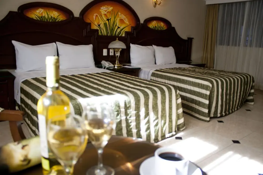 *Hotel Casino Plaza, Room