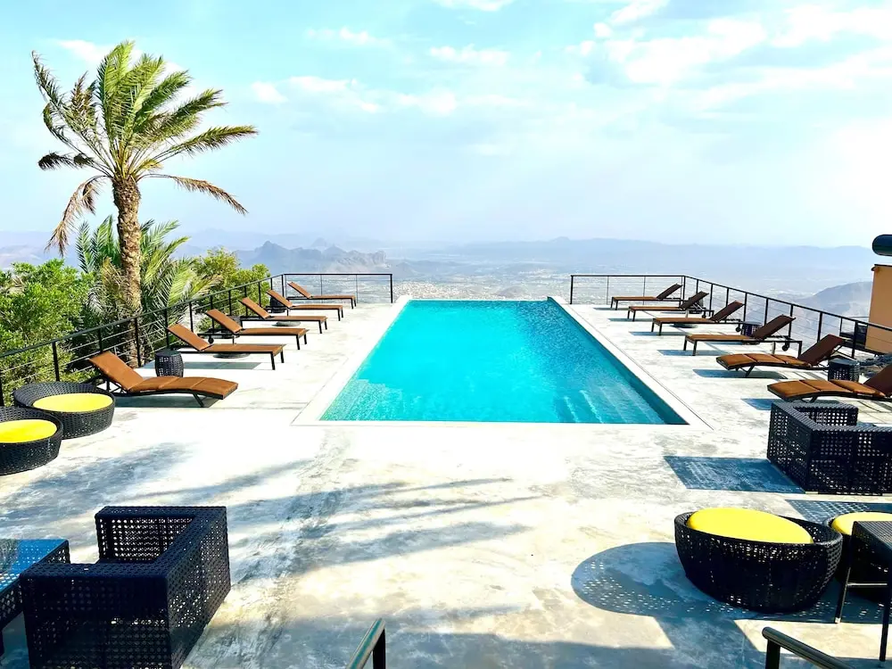 The View, Infinity pool