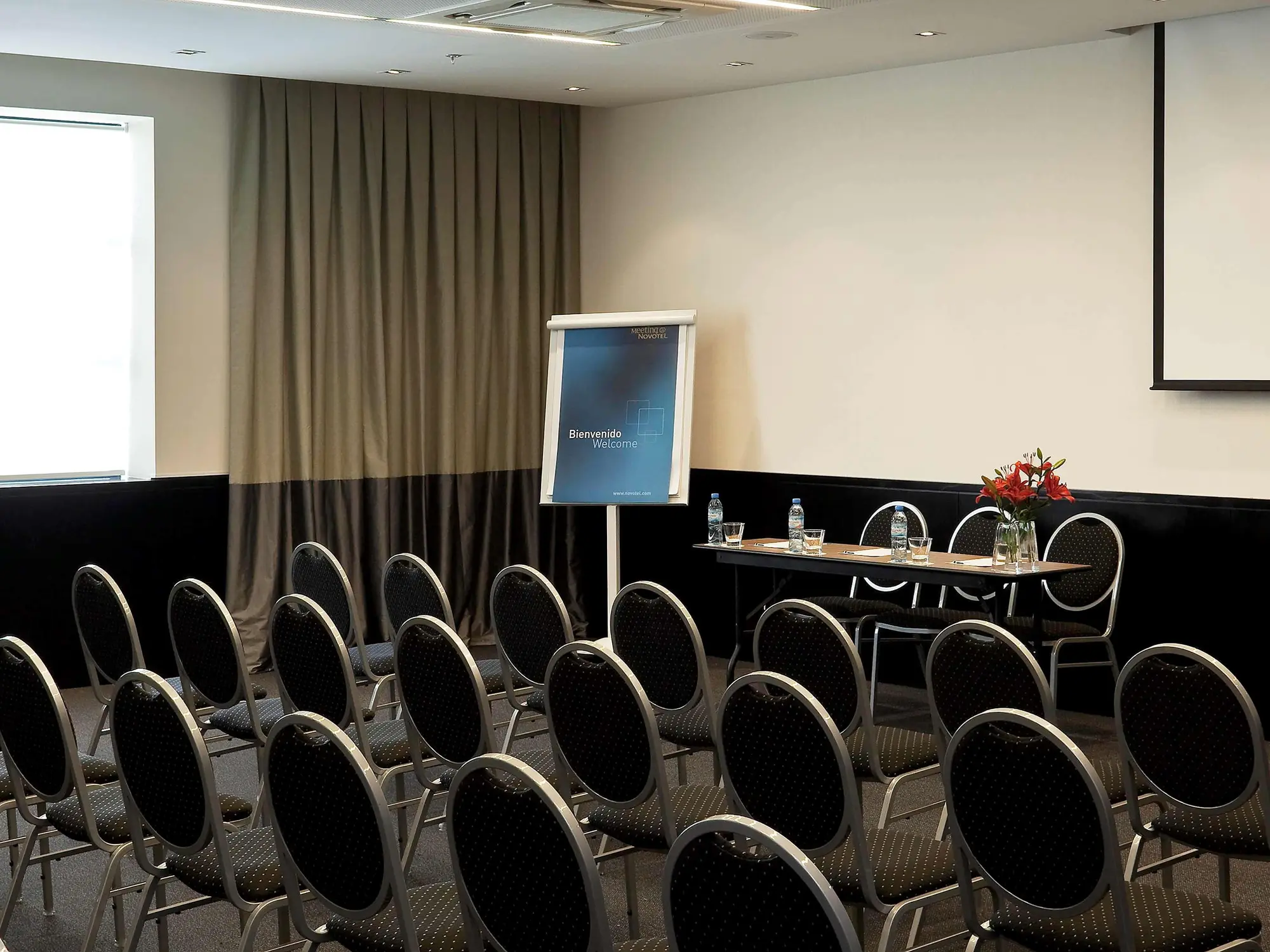 Novotel Buenos Aires, Conferences