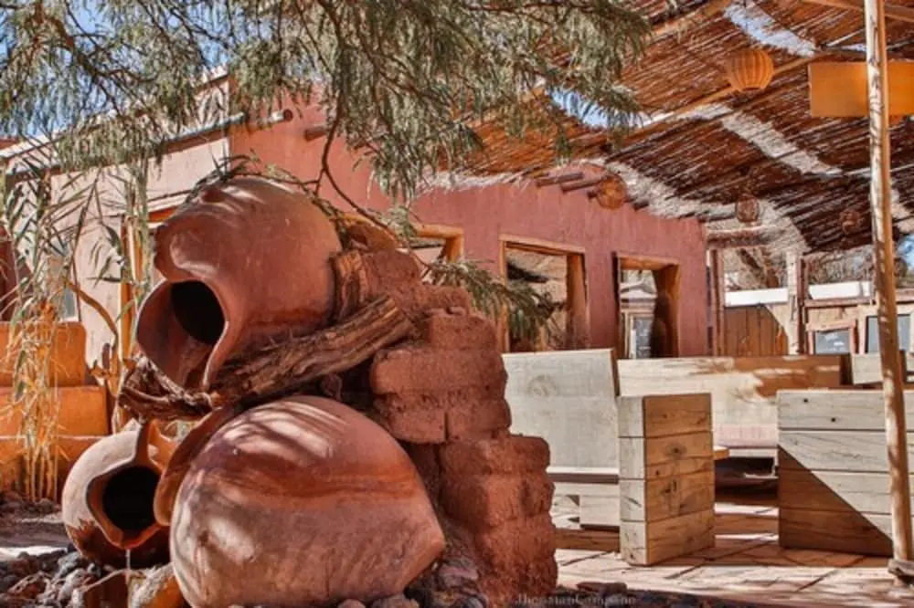 Don Raúl, Property Entrance