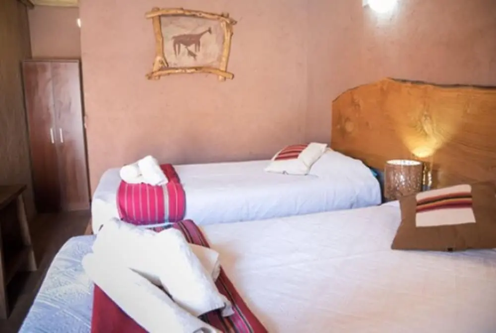 Don Raúl, Room