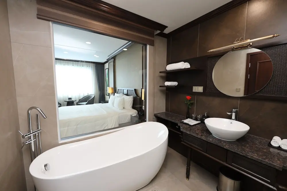 Ninh Binh Legend Hotel 4*, Bathroom