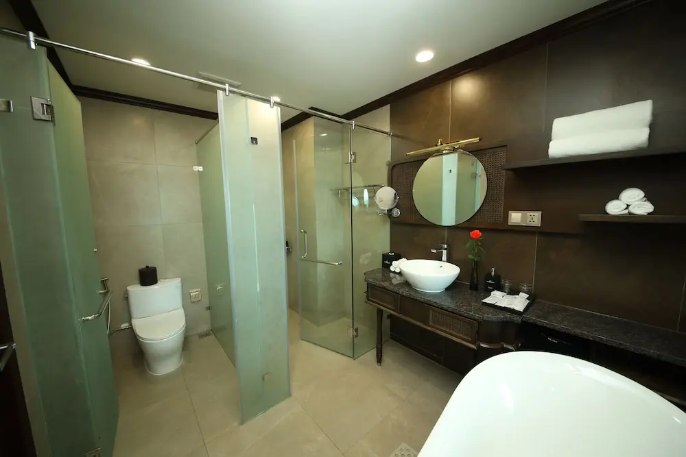 Ninh Binh Legend Hotel 4*, Bathroom