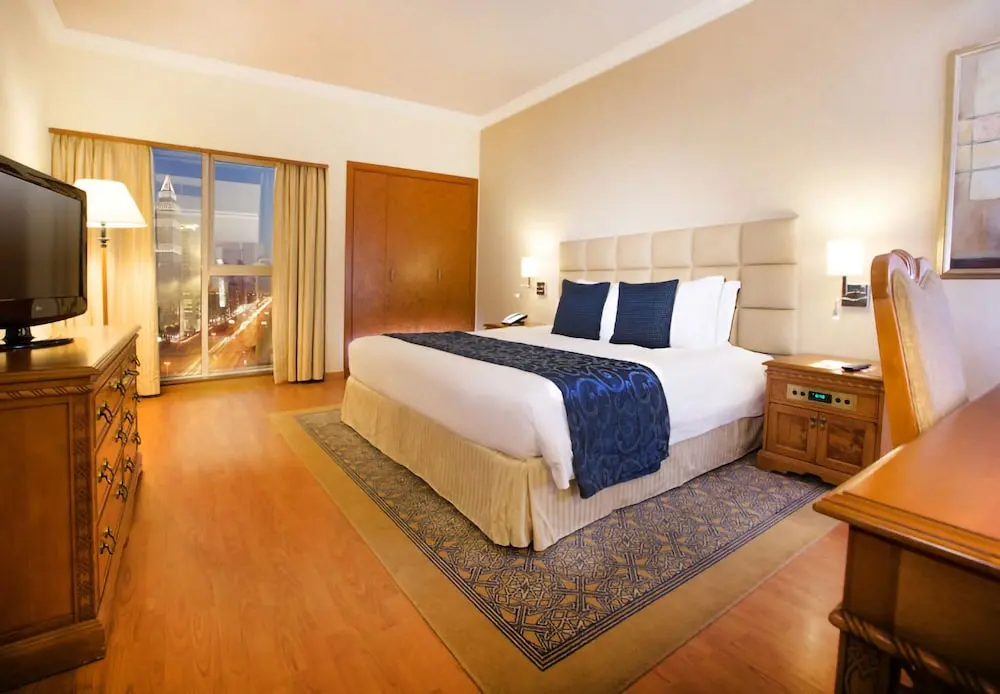 Millennium Plaza Downtown Hotel, Room