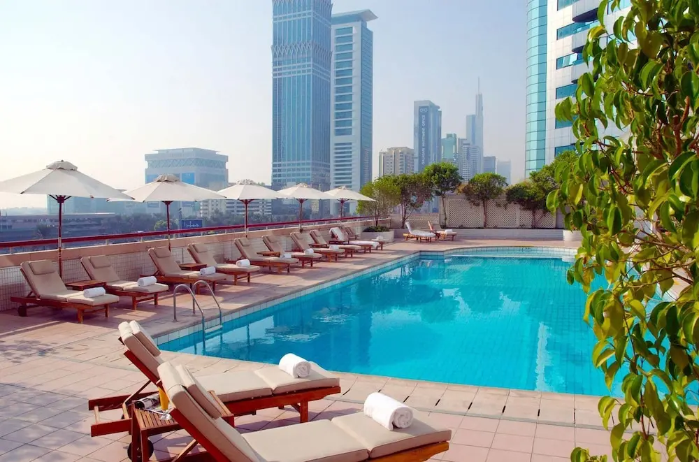 Millennium Plaza Downtown Hotel, Outdoor pool