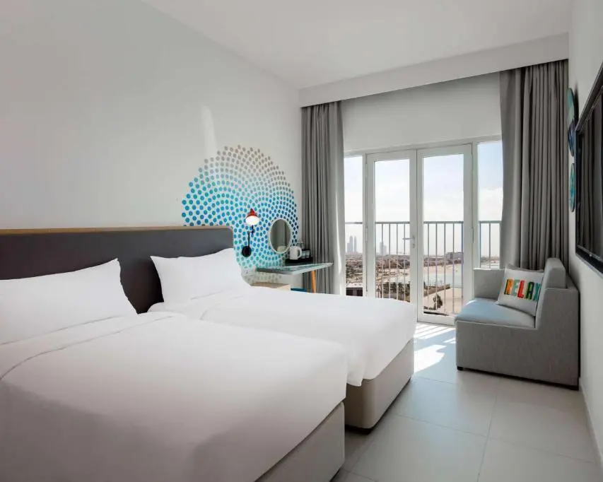 Rove La Mer Beach, 