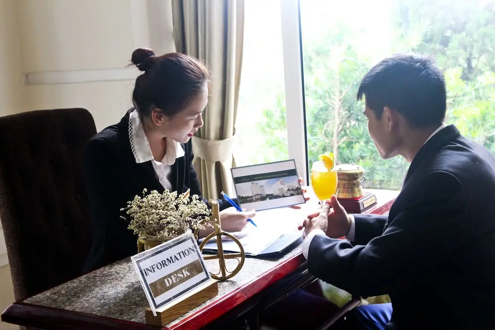 Ninh Binh Legend Hotel 4*, Concierge desk