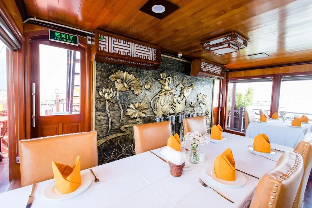 Victory Cruise 4*, Restaurant