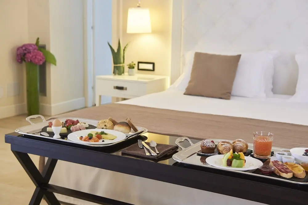 Borgo di Luce - I Monasteri Golf Resort & SPA, In-Room Dining