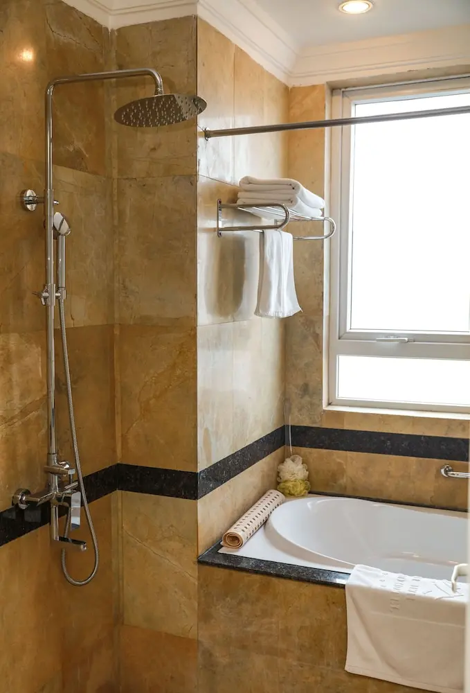 Ninh Binh Legend Hotel 4*, Bathroom