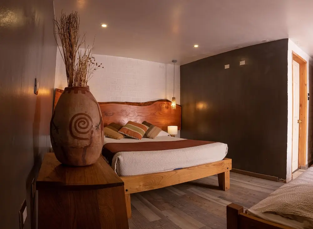 Don Raúl, Room
