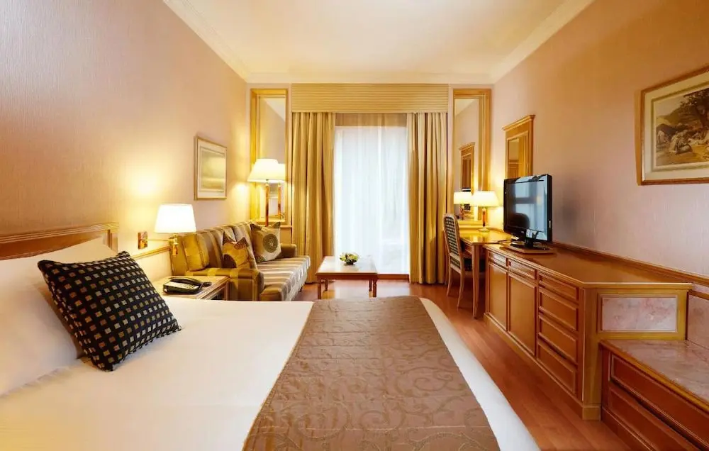 Millennium Plaza Downtown Hotel, Room