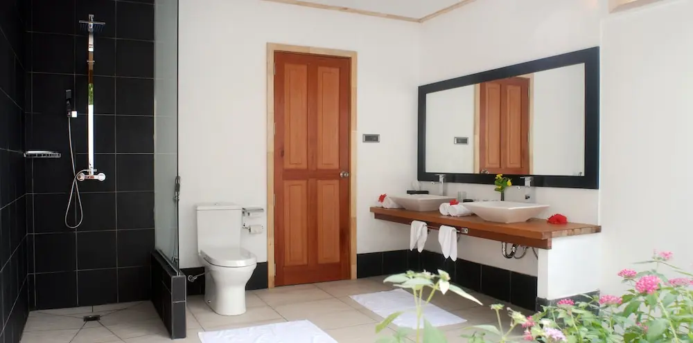 Vilamendhoo Island Resort & Spa- GATTINONI, Badezimmer