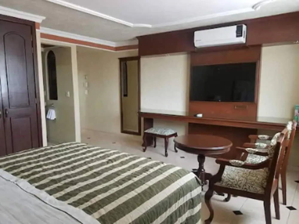 *Hotel Casino Plaza, Room