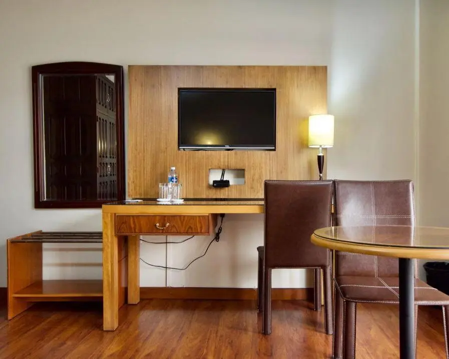 HOTEL SANTA MÓNICA , 