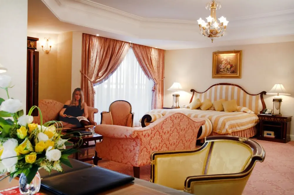 Millennium Plaza Downtown Hotel, Room