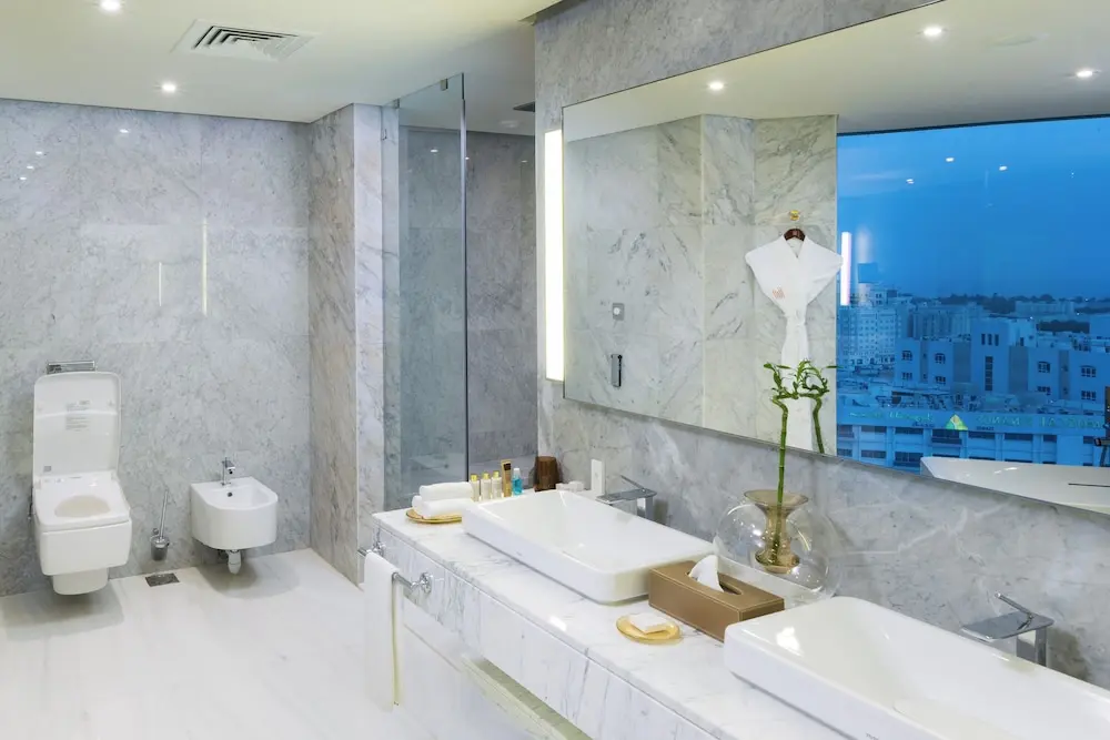 Grand Millennium Muscat, Bathroom