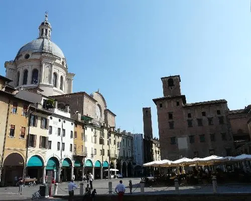 De Venise, la cité des Doges, à Mantoue, bijou de la Renaissance