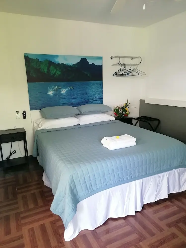 Island Hopper Hotel, Room