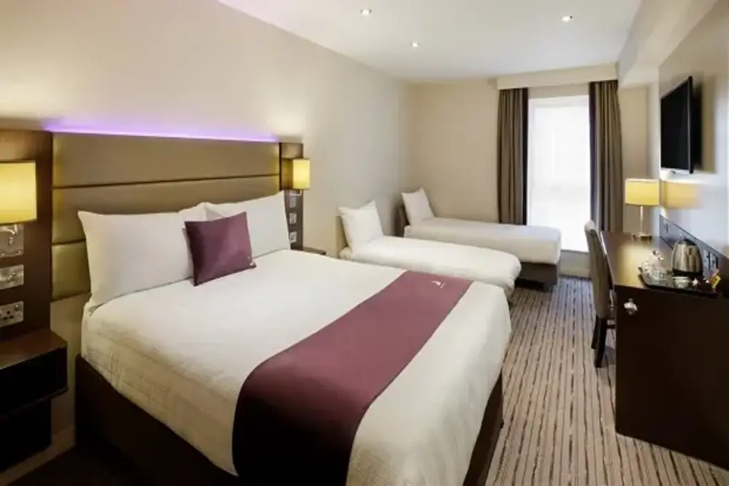 Premier Inn Farnborough West (Southwood), 